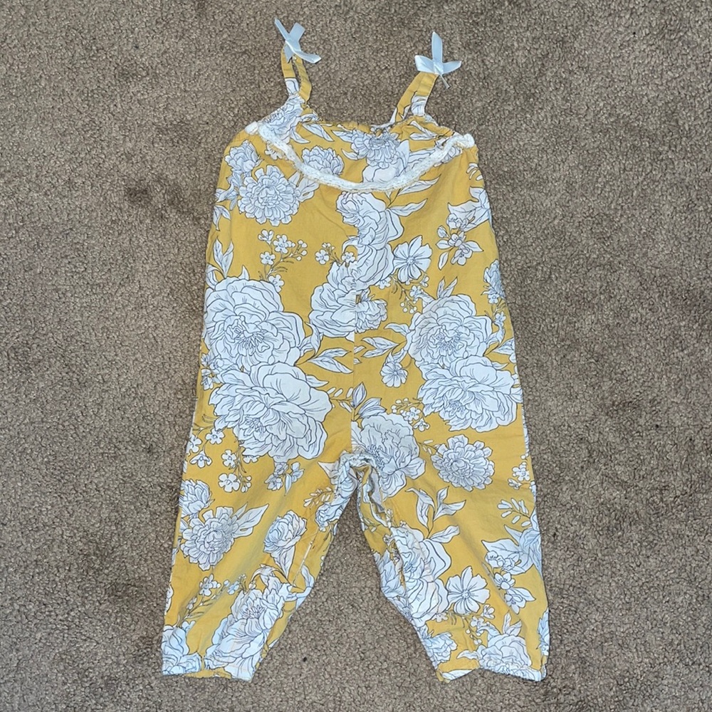 Jumpsuit size 6-9 months
